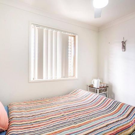 Room With Separate Bath In Shared Homestay Redcliffe Bagian luar foto