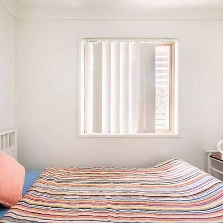 Room With Separate Bath In Shared Homestay Redcliffe Bagian luar foto