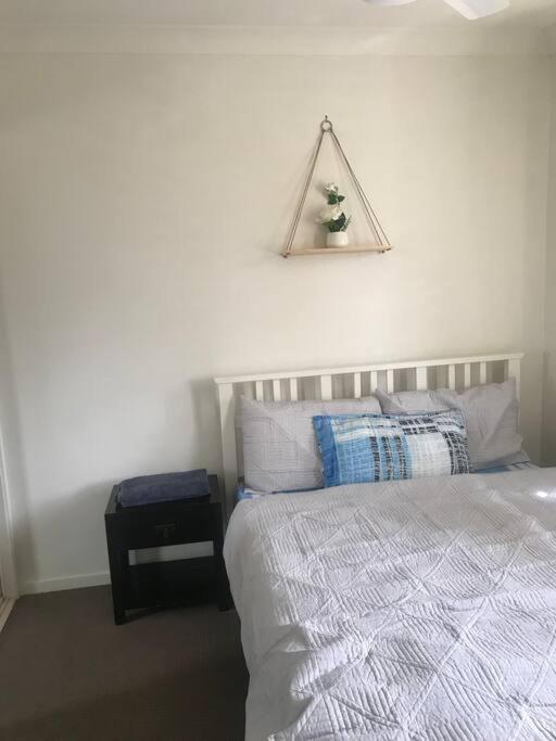 Room With Separate Bath In Shared Homestay Redcliffe Bagian luar foto