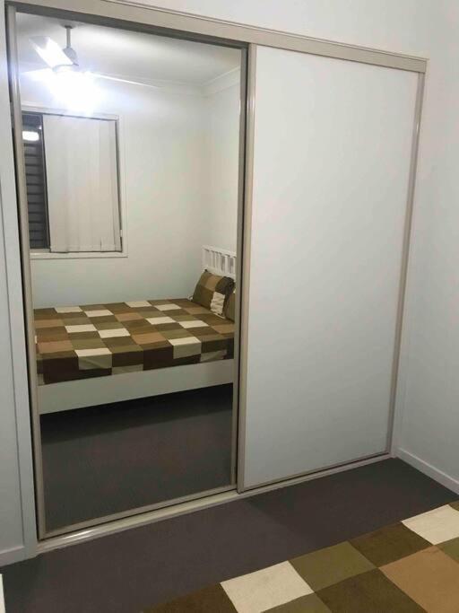 Room With Separate Bath In Shared Homestay Redcliffe Bagian luar foto